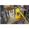 Image 1 : BRICO 15 TON HYDRAULIC BOTTLE JACK