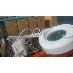 WHITE MAGNIFYING DESK LAMP