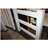 Image 3 : THREE PLASTIC FENCE SECTIONS