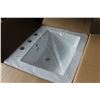 Image 1 : PORCELAIN SINK