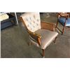 Image 2 : VINTAGE BUTTONBACK CHAIR