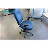 Image 2 : BLUE ROLLING GAS LIFT OFFICE CHAIR
