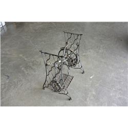 SINGER CAST IRON TREADLE SEWING BASE
