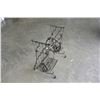 Image 1 : SINGER CAST IRON TREADLE SEWING BASE