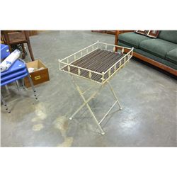 METAL FOLDING STAND