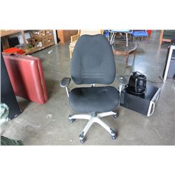 BLACK LEATHER GAS LIFT CHAIR