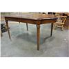 Image 3 : OAK DINING TABLE AND 6 CHAIRS