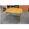 Image 2 : MAPLE DINING TABLE WITH TWO LEAFS