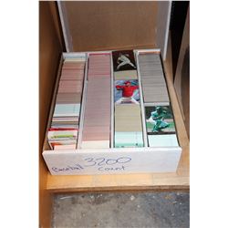 TRAY OF BASEBALL CARDS