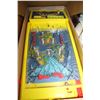 Image 2 : STAR WARS MILLENIUM FALCON TOY AND TMNT PINBALL MACHINE