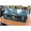 Image 1 : ANTIQUE GREEN SUITCASE