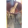 Image 1 : SALAD BOWL WITH STAND AND UTENSILS