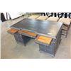 Image 4 : ANTIQUE PRESIDENTIAL DESK