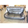 Image 3 : MODERN BLACK LEATHER SOFA AND LOVESEAT