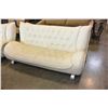 Image 2 : MODERN WHITE LEATHER BUTTONBACK LOVESEAT AND CHAIR