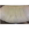 Image 4 : MODERN WHITE LEATHER BUTTONBACK LOVESEAT AND CHAIR