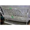Image 2 : WHITE METAL QUEENSIZE BEDFRAME