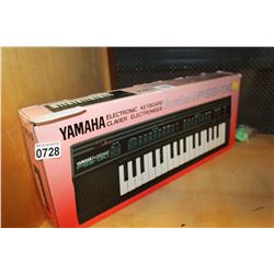 YAMAHA PSS130 ELECTRONIC KEYBOARD IN BOX