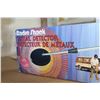Image 2 : RADIOSHACK 80S METAL DETECTOR WITH BOX