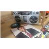 Image 1 : INNOVATIVE TECHNOLOGY BOOMBOX AND RECORDS