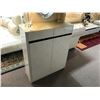 Image 1 : WHITE MODERN GLASS TOP SHOE CABINET
