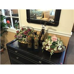 LOT OF HOME DECOR: SAXOPHONE, 2 HORSE STATUES & 2 FLORAL DECOR PIECES