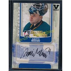 10-11 Between The Pipes Auto Antti Niemi