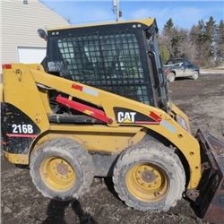 Cat 2005 skid steer 216C. Good unit, cab, heat, bucket.