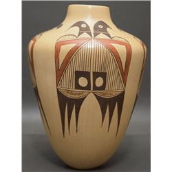 HOPI POTTERY VASE (NAMPEYO)