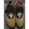Image 1 : IROQUOIS MOCCASINS