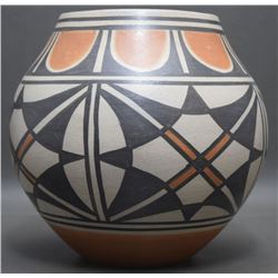 SANTO DOMINGO POTTERY OLLA (ATENCIO)