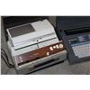 Image 2 : SIMTHONIAN TYPEWRITER AND SEARS PROJECTOR AND BREADMAKER