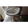 Image 1 : PORCELAIN PEDESTLE WASH BASIN