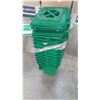 Image 2 : 10 NEW GREEN BASKETS WITH LIDS
