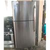 Image 1 : FRIGIDAIRE STAINLESS AND BLACK FRIDGE