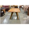 Image 2 : MODERN DINING TABLE