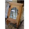 Image 1 : PINE MEDICINE CABINET