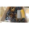Image 2 : BOX OF VARIOUS COLLECTIBLES