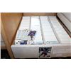 Image 1 : TRAY OF HOCKEY CARDS