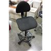 Image 1 : ROLLING BLACK OFFICE CHAIR