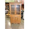 Image 2 : OAK 2 PIECE CHINA CABINET