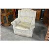Image 1 : VINTAGE ENGLISH READING CHAIR