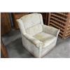 Image 2 : VINTAGE ENGLISH READING CHAIR