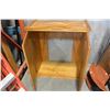 Image 2 : SMALL PINE HUTCH