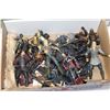 Image 2 : LORD OF THE RINGS ACTION FIGURES AND CARRY CASE