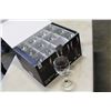 Image 2 : BOXED SET OF WINE GLASSES