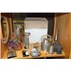 Image 1 : BOX OF COLLECTIBLE LIGHTER DRAGON FLASK ETC