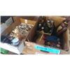 Image 1 : 2 TRAYS OF COLLECTIBLES