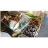 Image 1 : TWO TRAYS OF VINTAGE COLLECTIBLES