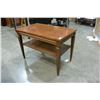 Image 2 : 2 TIER VINTAGE END TABLE